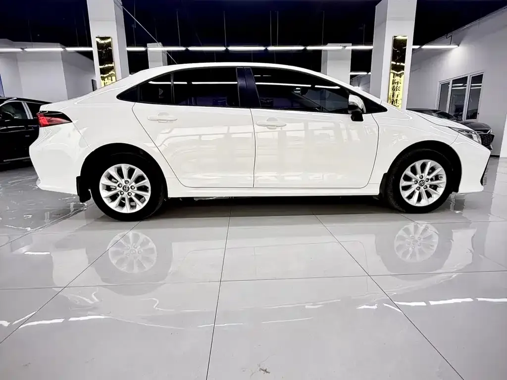 Toyota Corolla 2021 из CN, фото 7