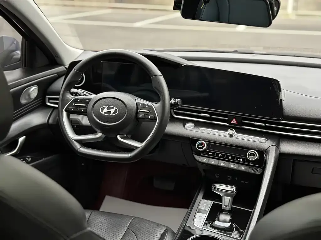 Hyundai Elantra — фото 9
