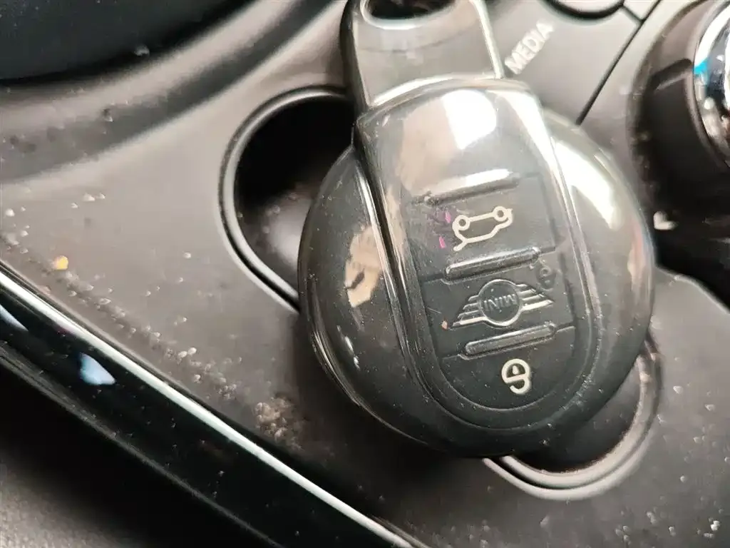 MINI Clubman — фото 10
