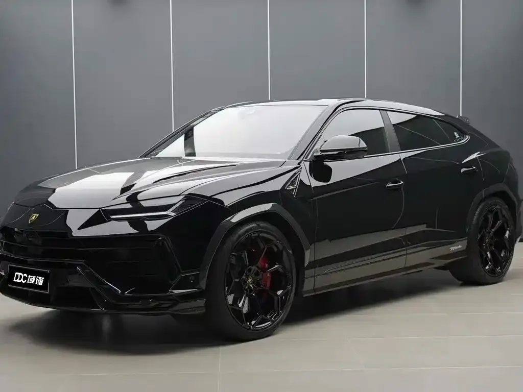 Lamborghini Urus — фото 1