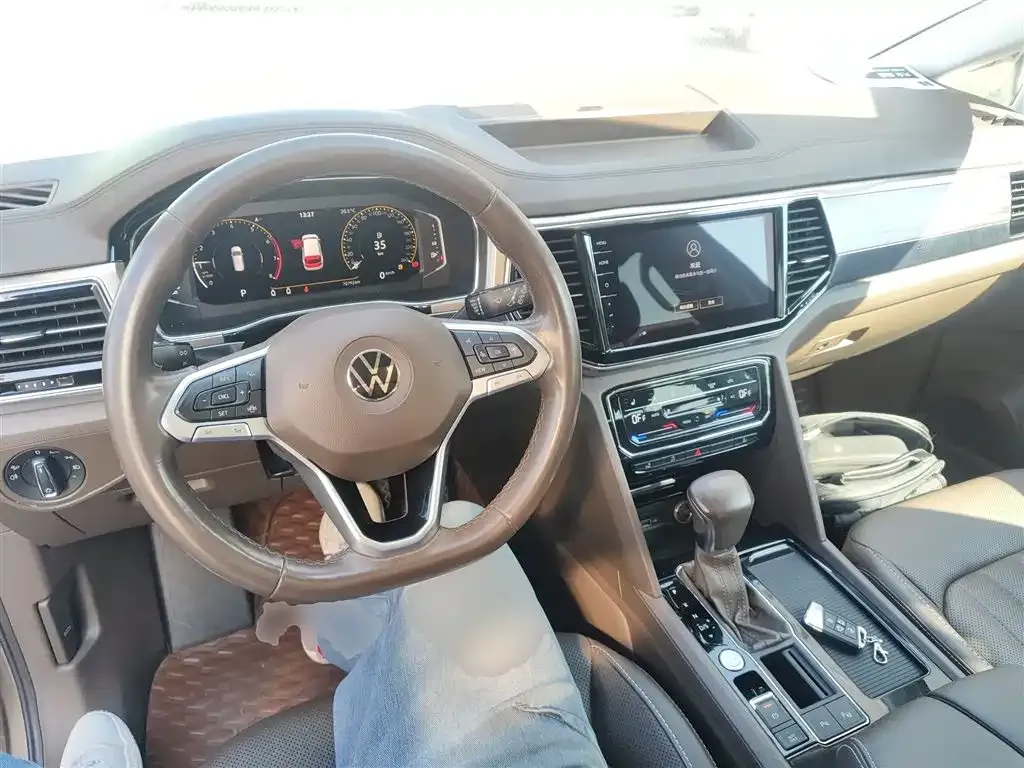 Volkswagen Viloran 2022 из CN, фото 10