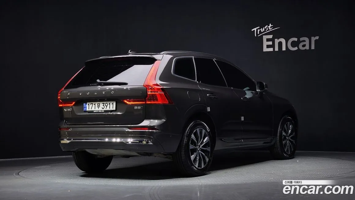 Volvo XC60 — фото 2