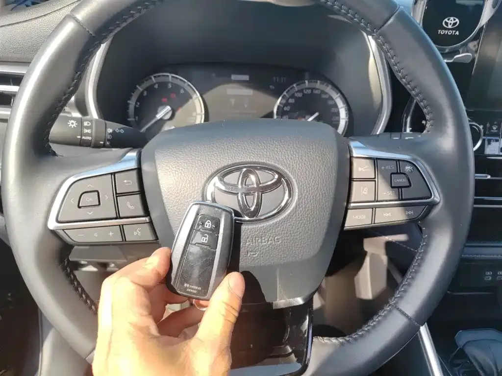 Toyota Highlander 2024 из CN, фото 9