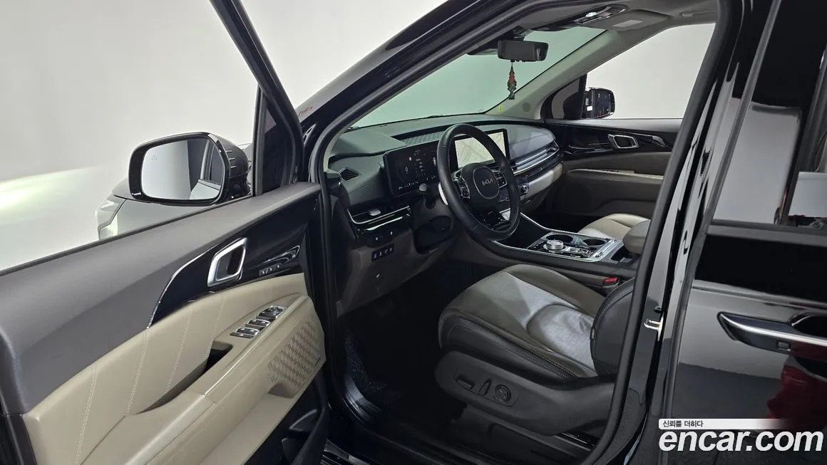 Kia Carnival — фото 10