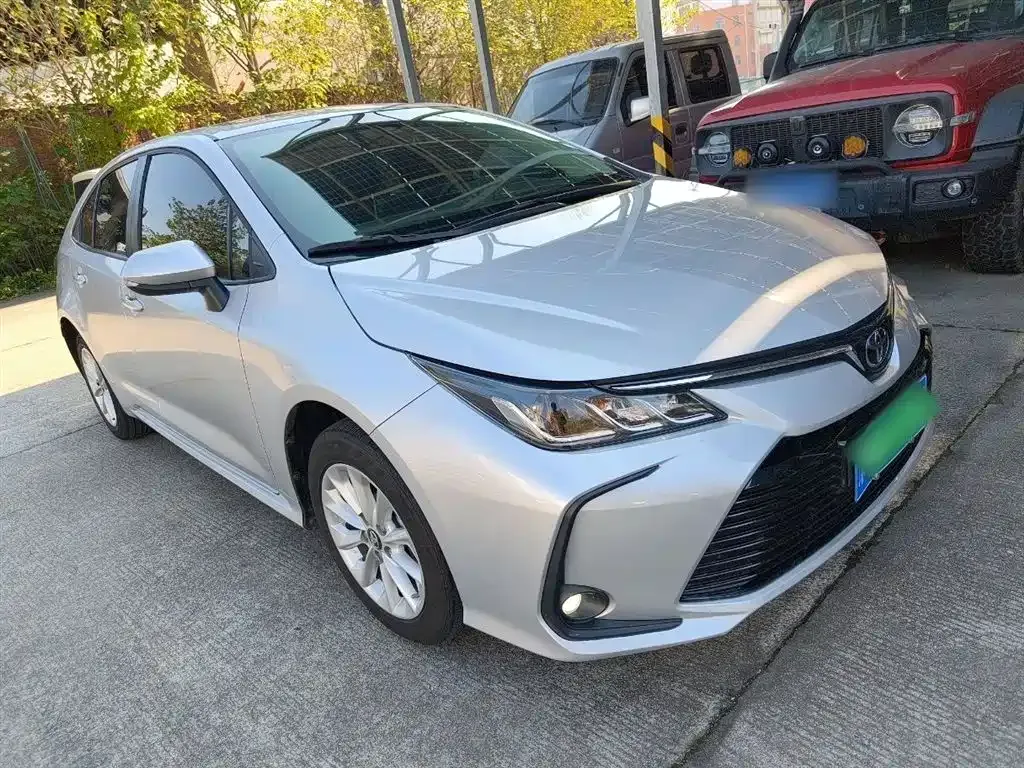 Toyota Corolla — фото 4