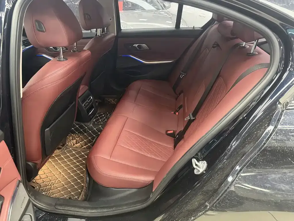BMW 3 Series 2022 из CN, фото 6