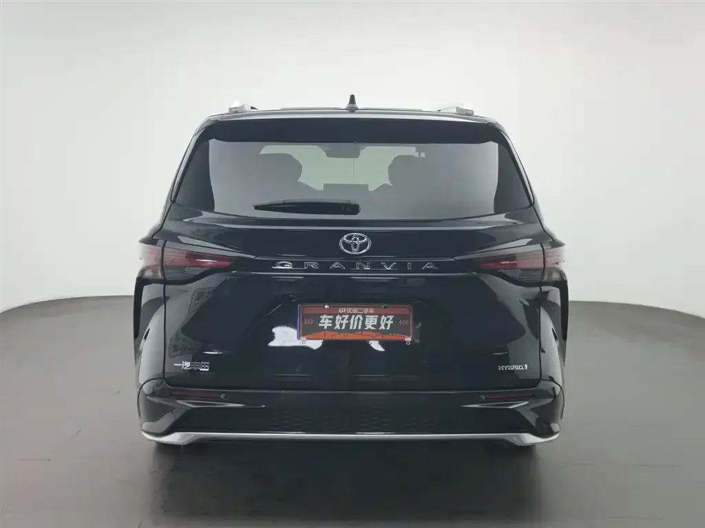 Toyota Granvia 2024 из CN, фото 4