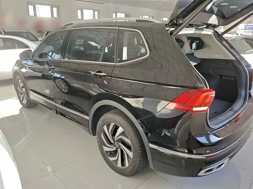 Volkswagen Tiguan L 2024 из CN, фото 5