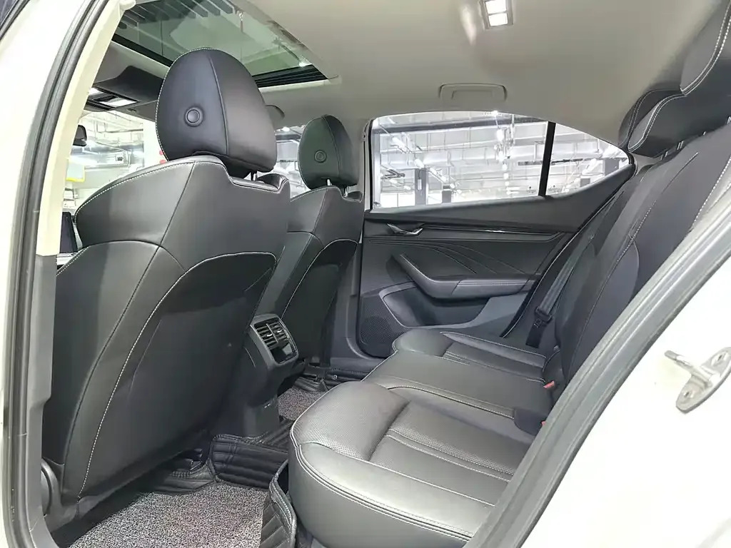 Skoda Octavia 2021 из CN, фото 4