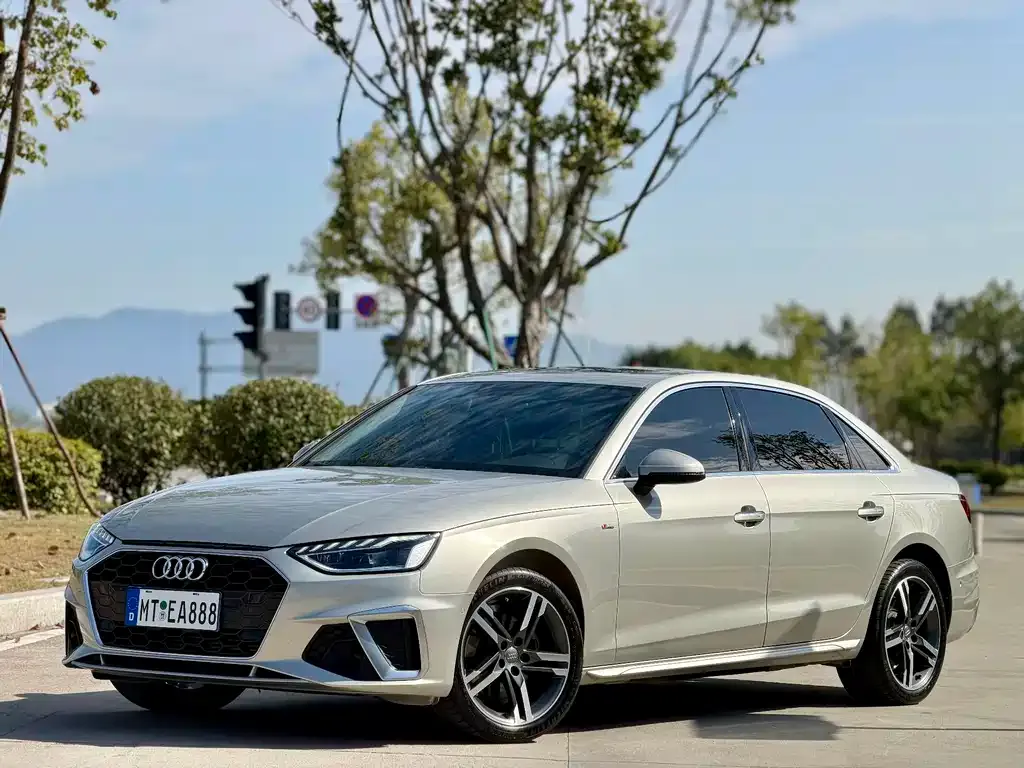 Audi A4L 2021 из CN, фото 1