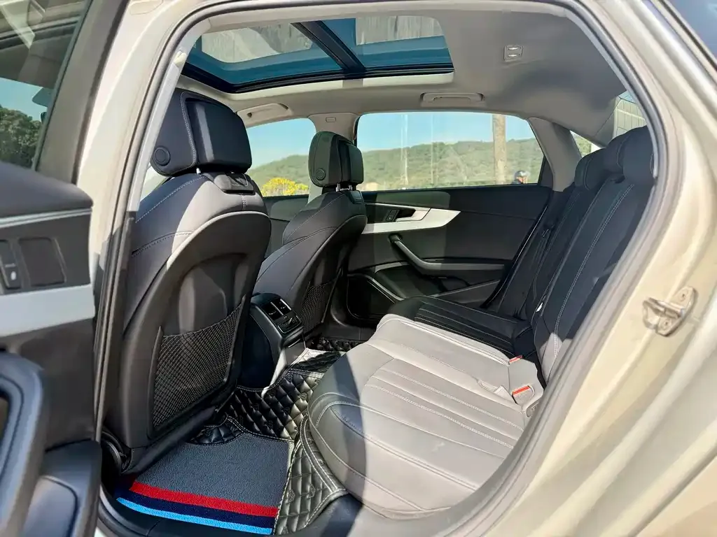 Audi A4L 2021 из CN, фото 10