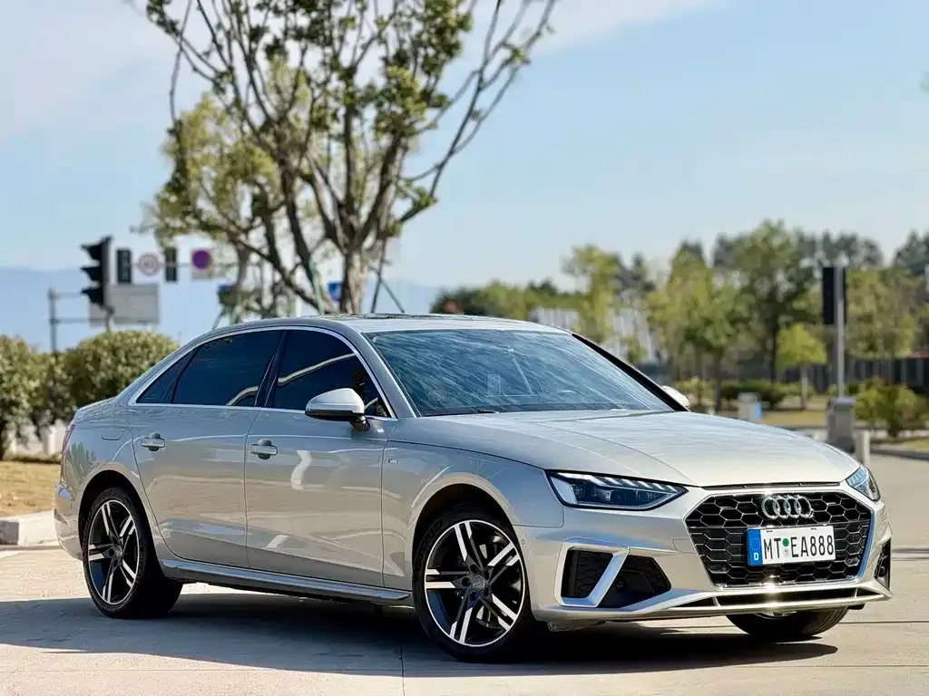 Audi A4L 2021 из CN, фото 3