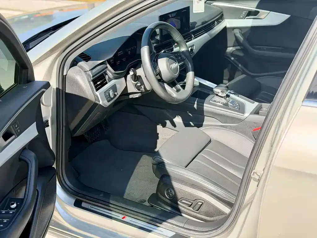 Audi A4L 2021 из CN, фото 6
