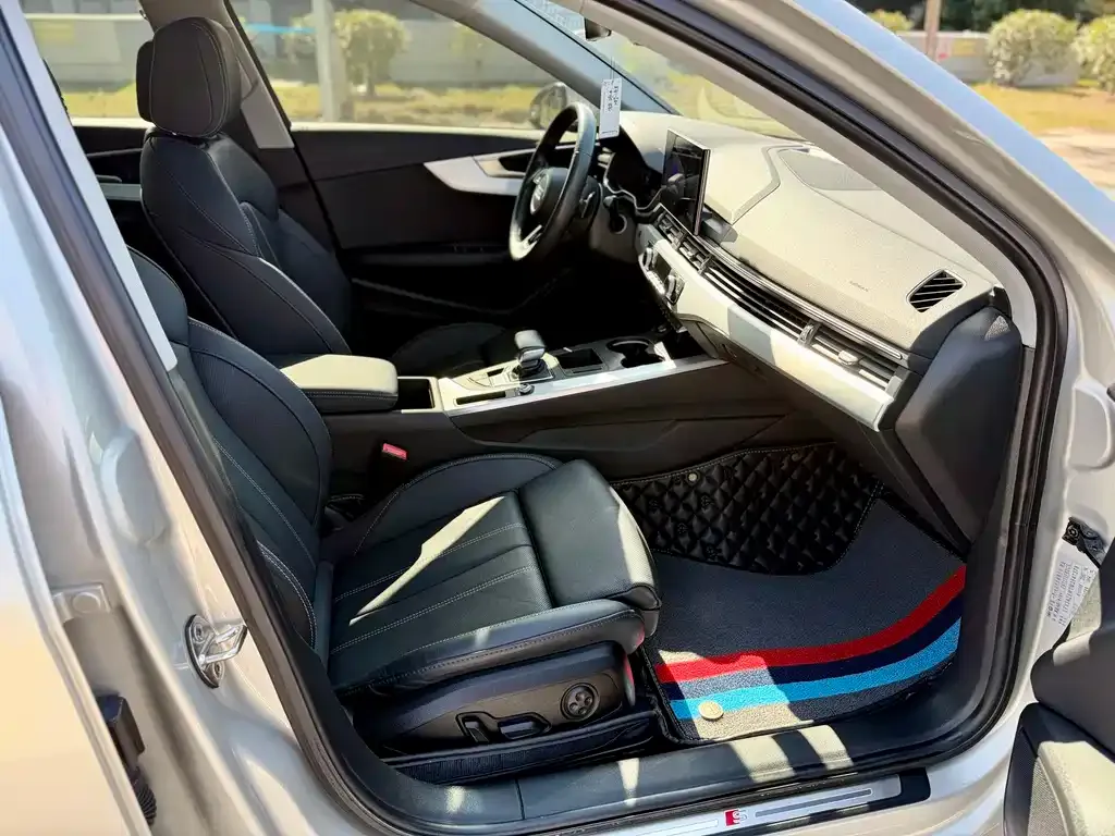 Audi A4L 2021 из CN, фото 7