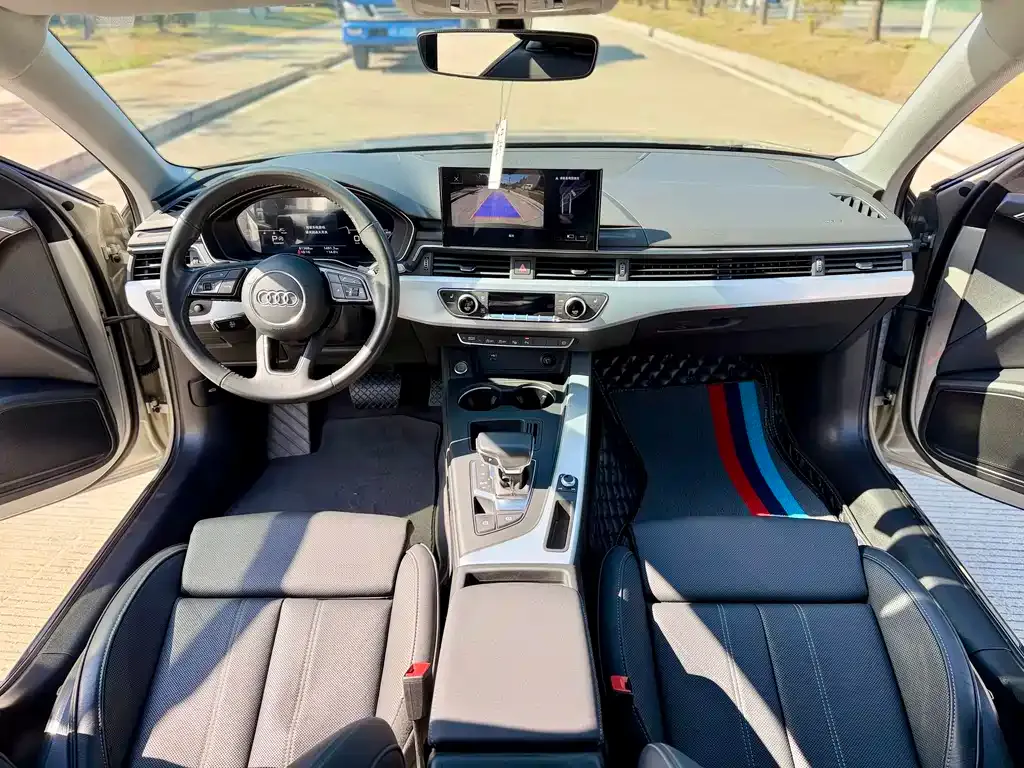 Audi A4L 2021 из CN, фото 8