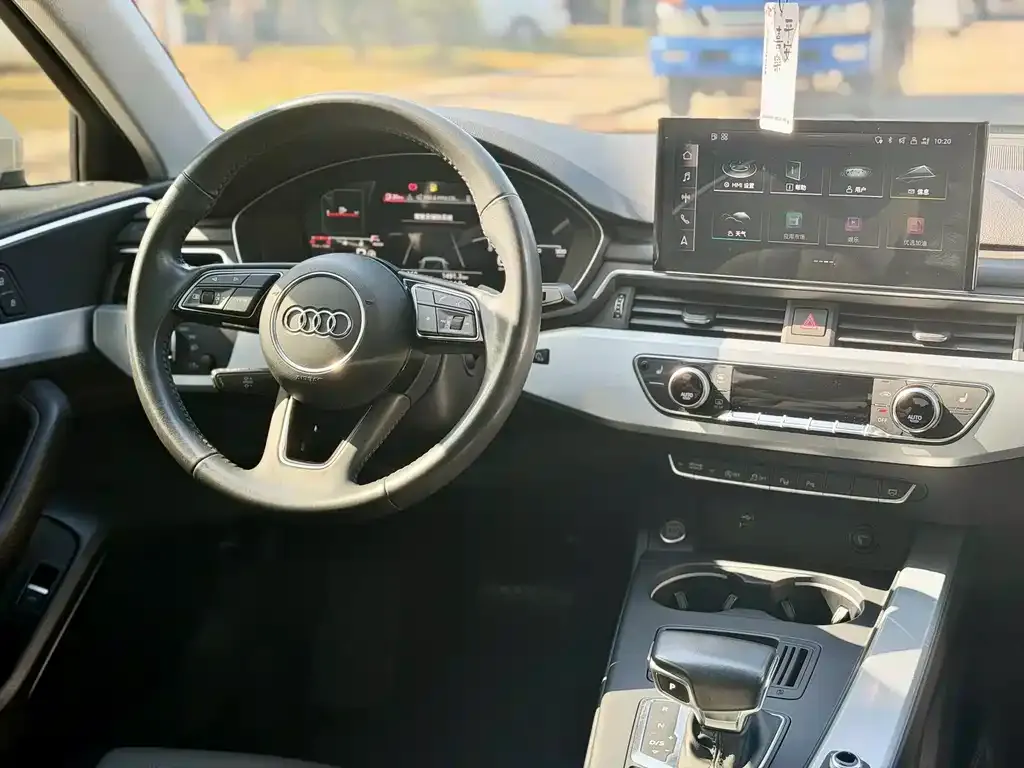 Audi A4L 2021 из CN, фото 9