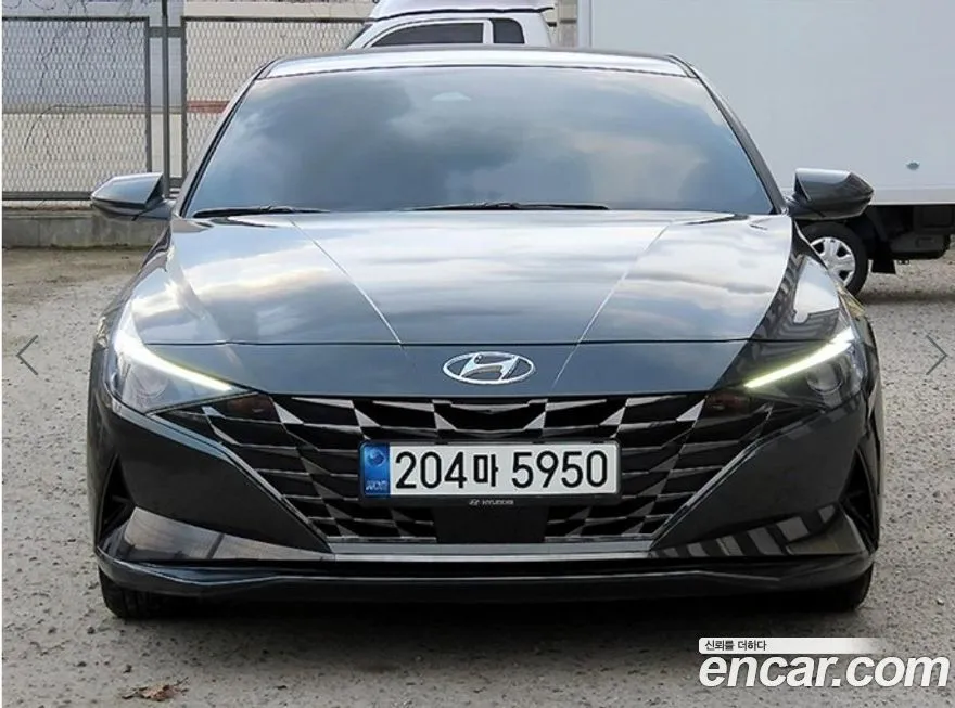 Hyundai AVANTE — фото 1