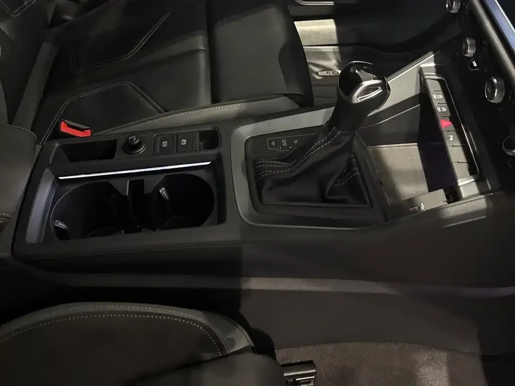 Audi Q3 Sportback 2021 из CN, фото 9
