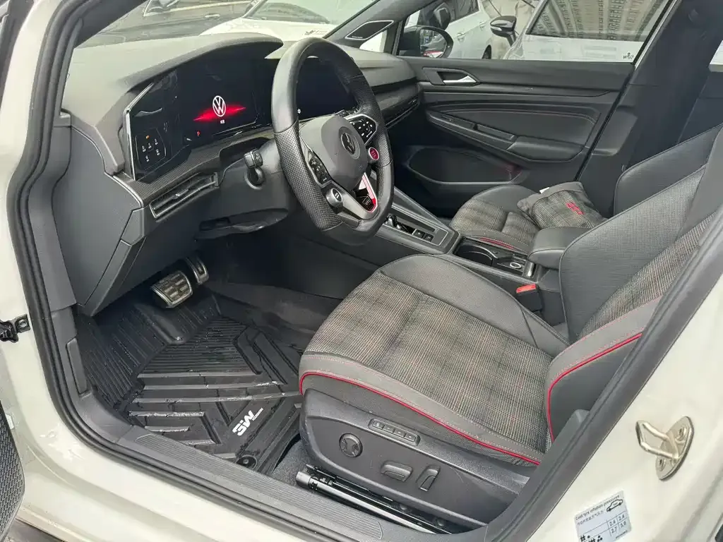 Volkswagen Golf GTI 2023 из CN, фото 4