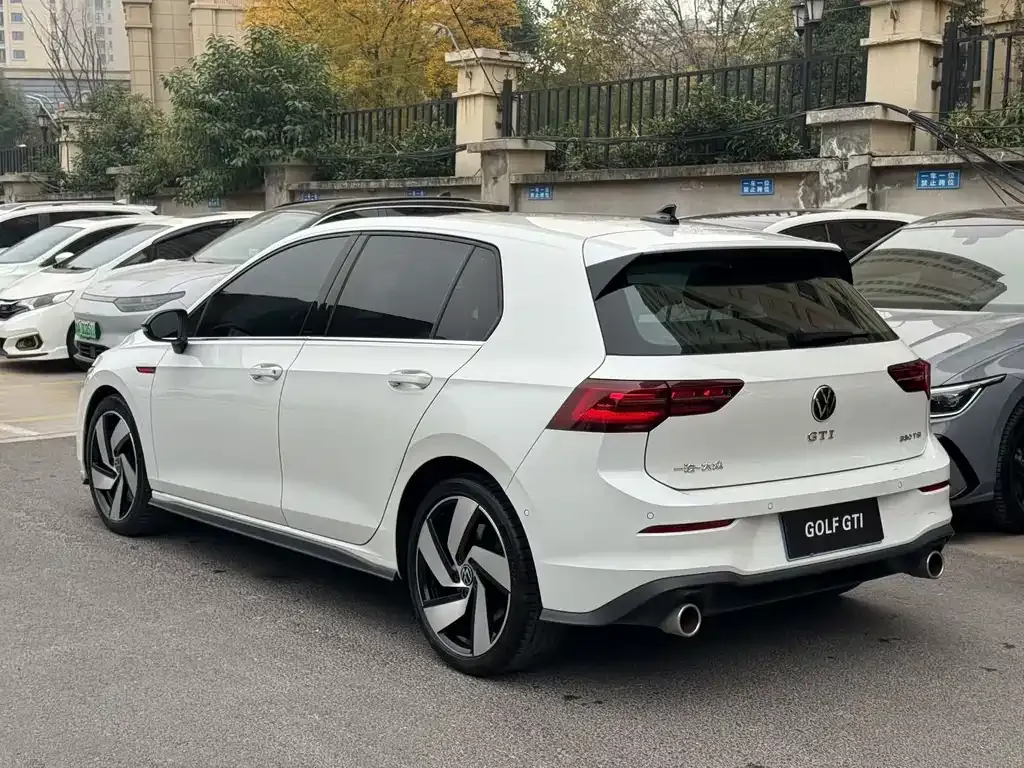 Volkswagen Golf GTI 2023 из CN, фото 8