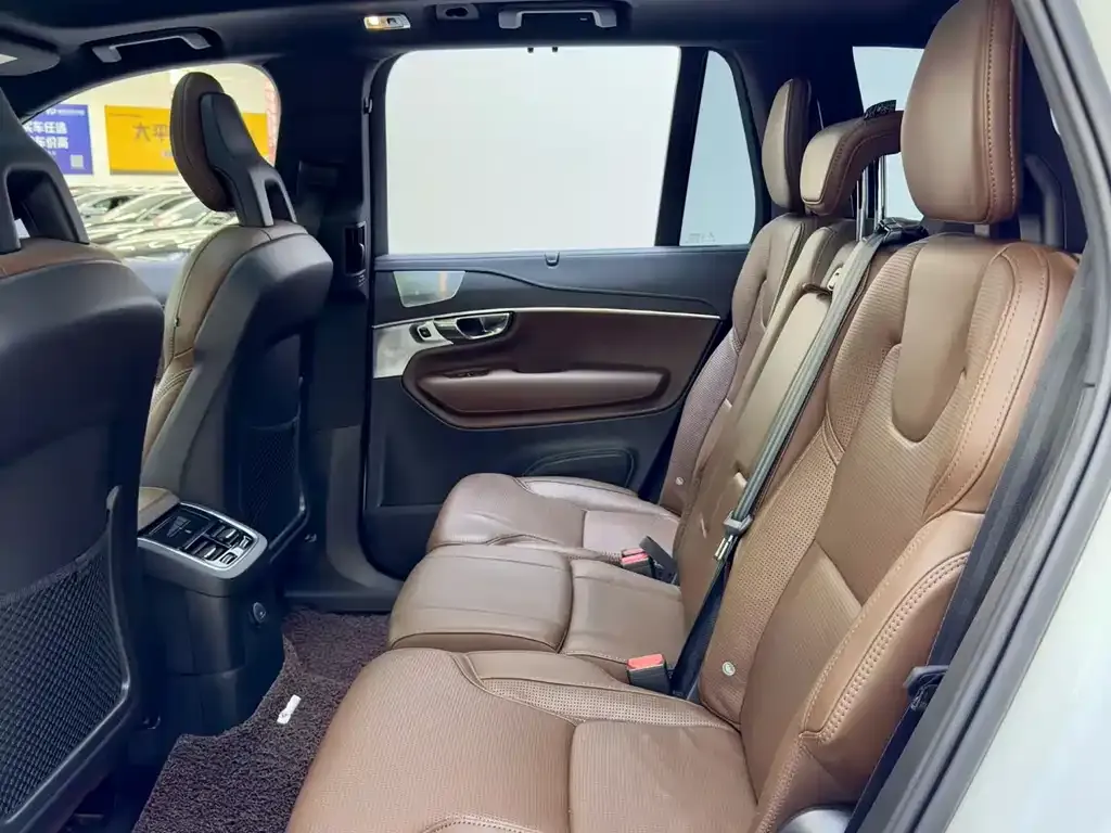Volvo XC90 2022 из CN, фото 8