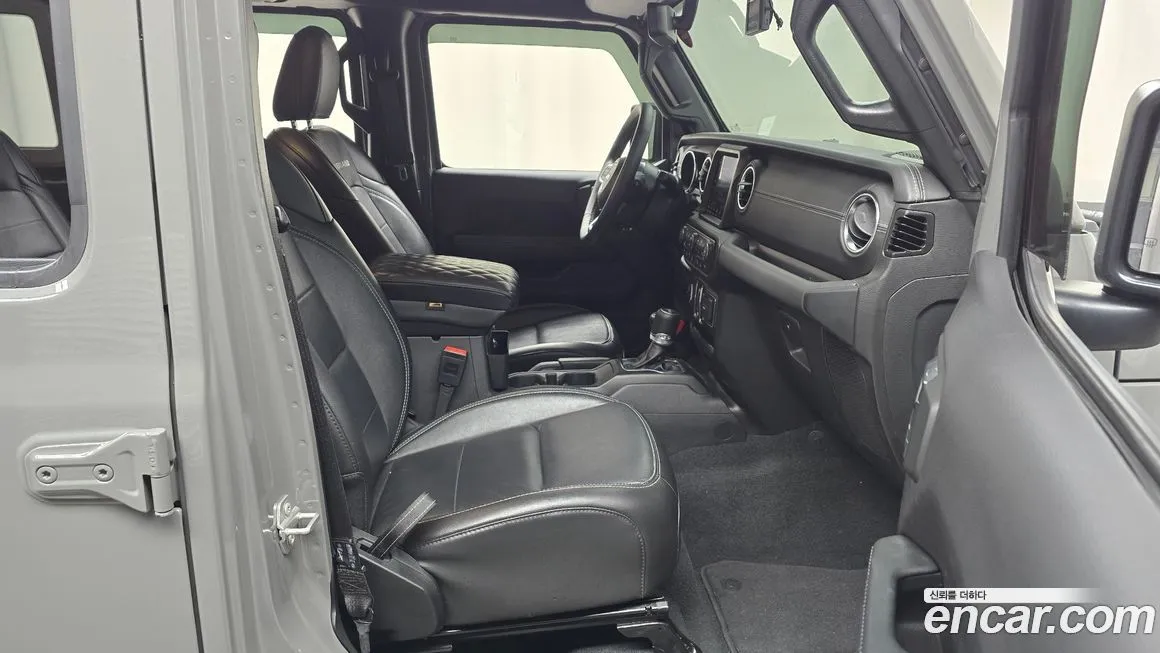 Jeep Wrangler 2023 из KR, фото 10