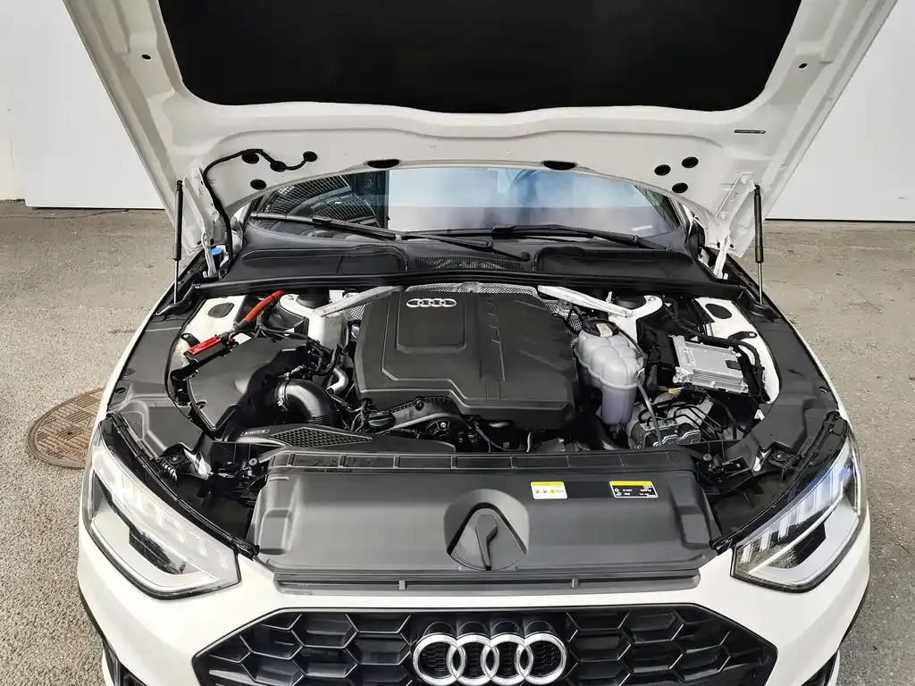 Audi A4L 2023 из CN, фото 7