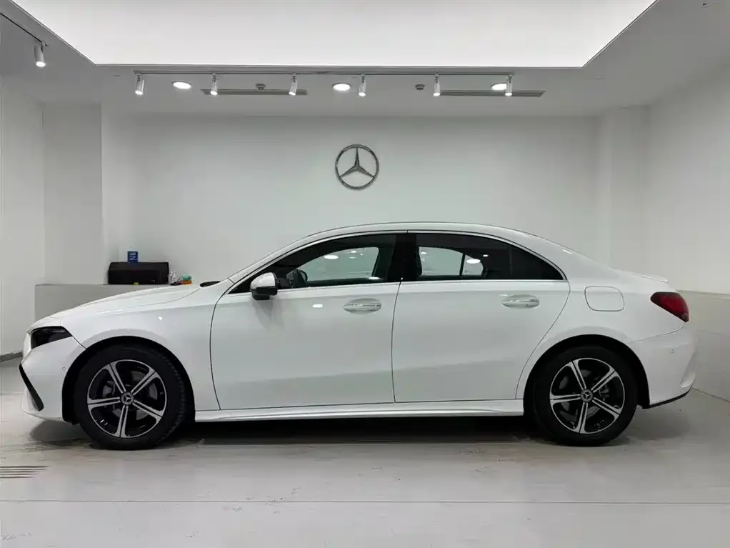 Mercedes-Benz A-Class — фото 9