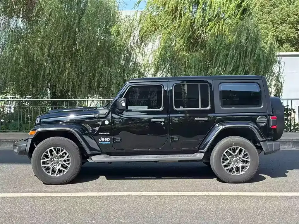 Jeep Wrangler PHEV 2022 из CN, фото 7
