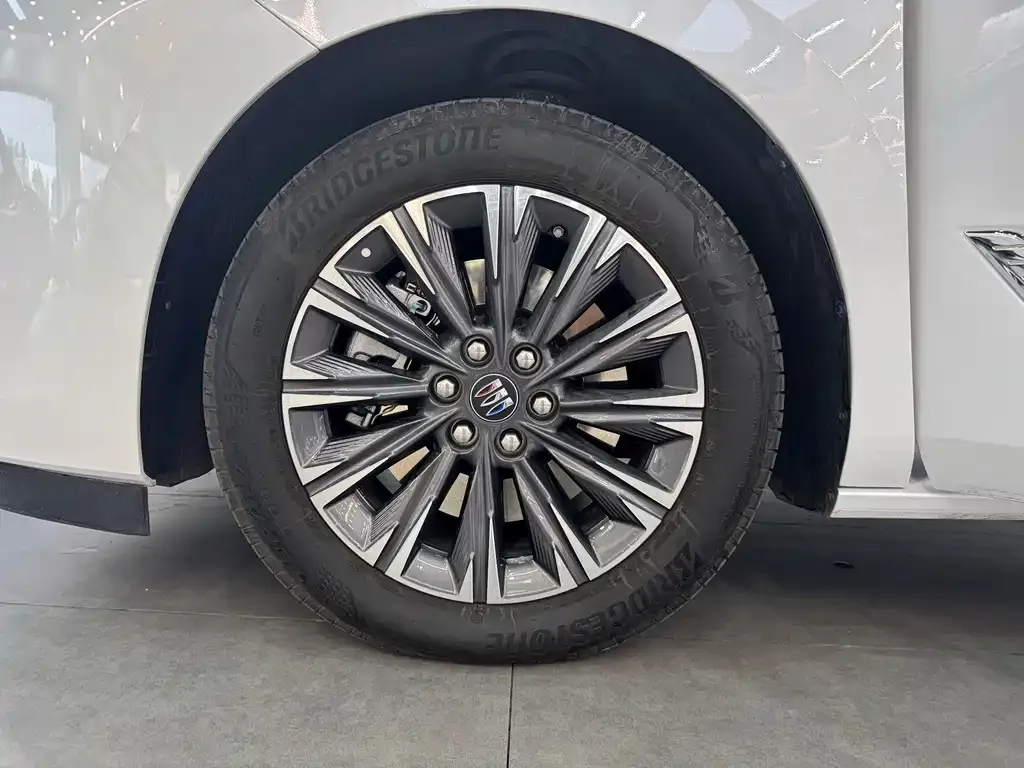 Buick GL8 2025 из CN, фото 5
