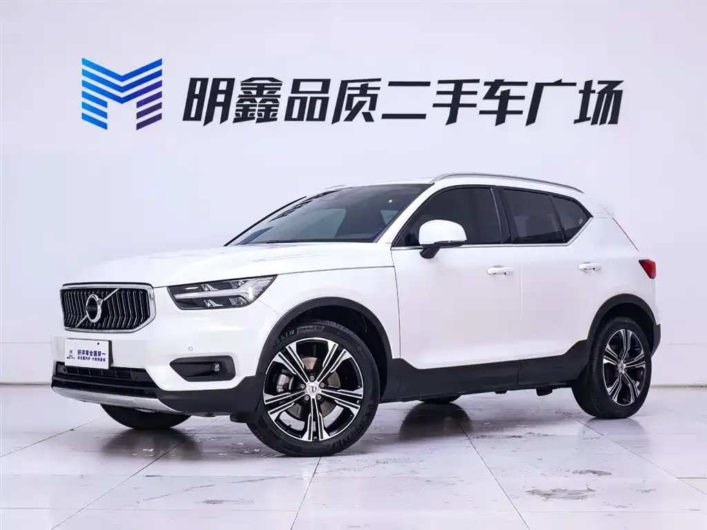 Volvo XC40 — фото 2