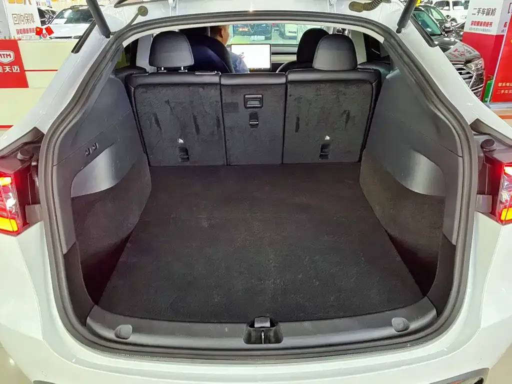 Tesla Model Y 2023 из CN, фото 8