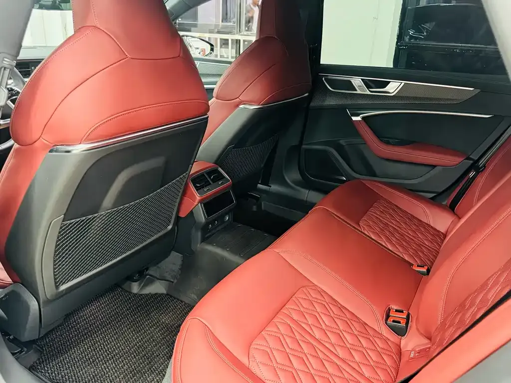 Audi A7L 2024 из CN, фото 6