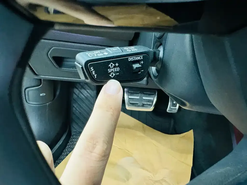 Audi A7L 2024 из CN, фото 9