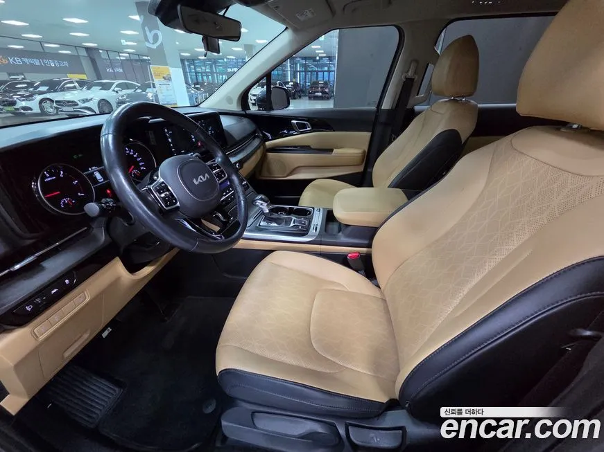 Kia Carnival — фото 10