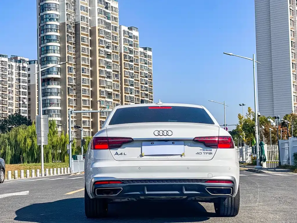 Audi A4L — фото 5