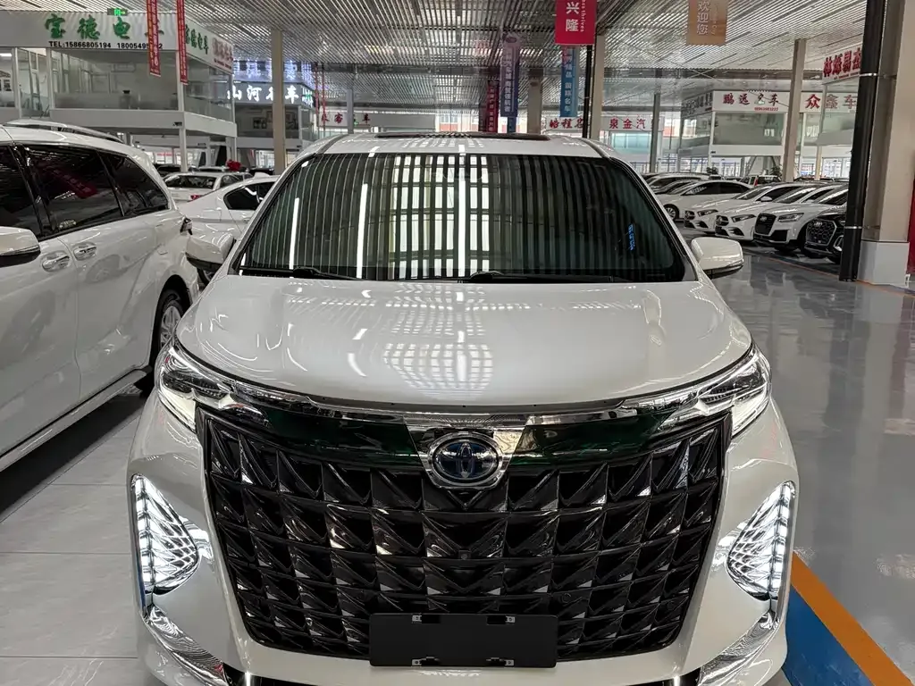 Toyota Sienna 2025 из CN, фото 1