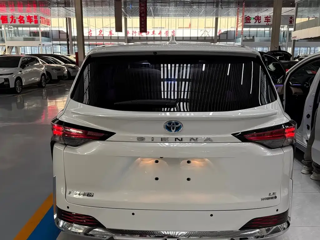 Toyota Sienna 2025 из CN, фото 8