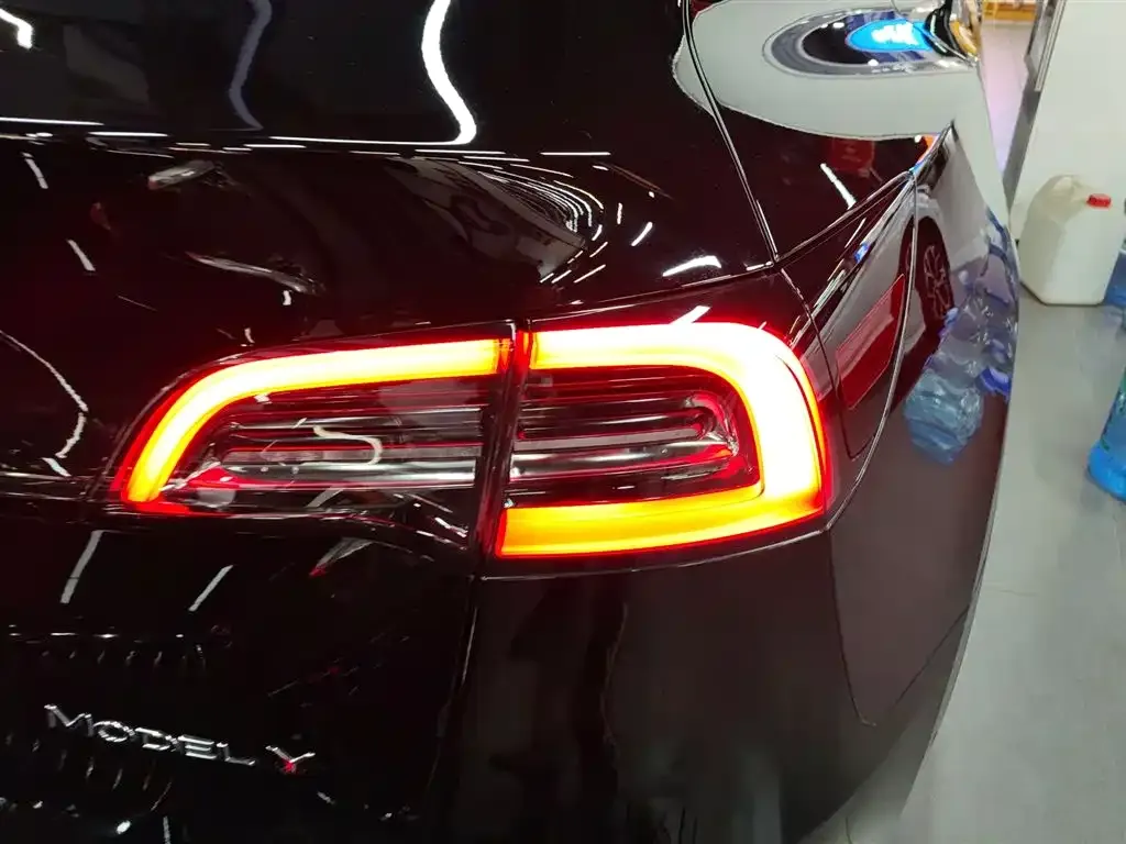 Tesla Model Y 2023 из CN, фото 8