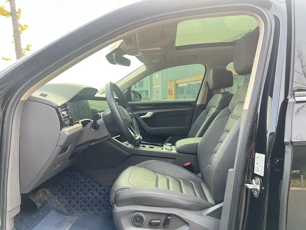 Volkswagen Touareg 2023 из CN, фото 10
