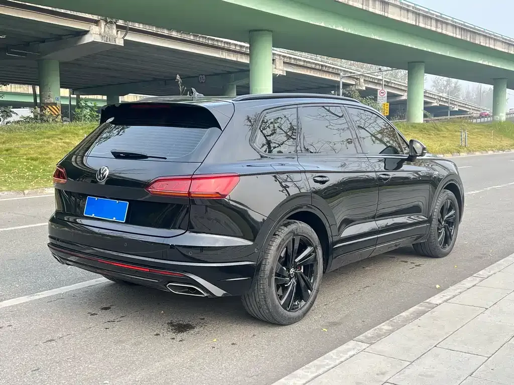 Volkswagen Touareg 2023 из CN, фото 4