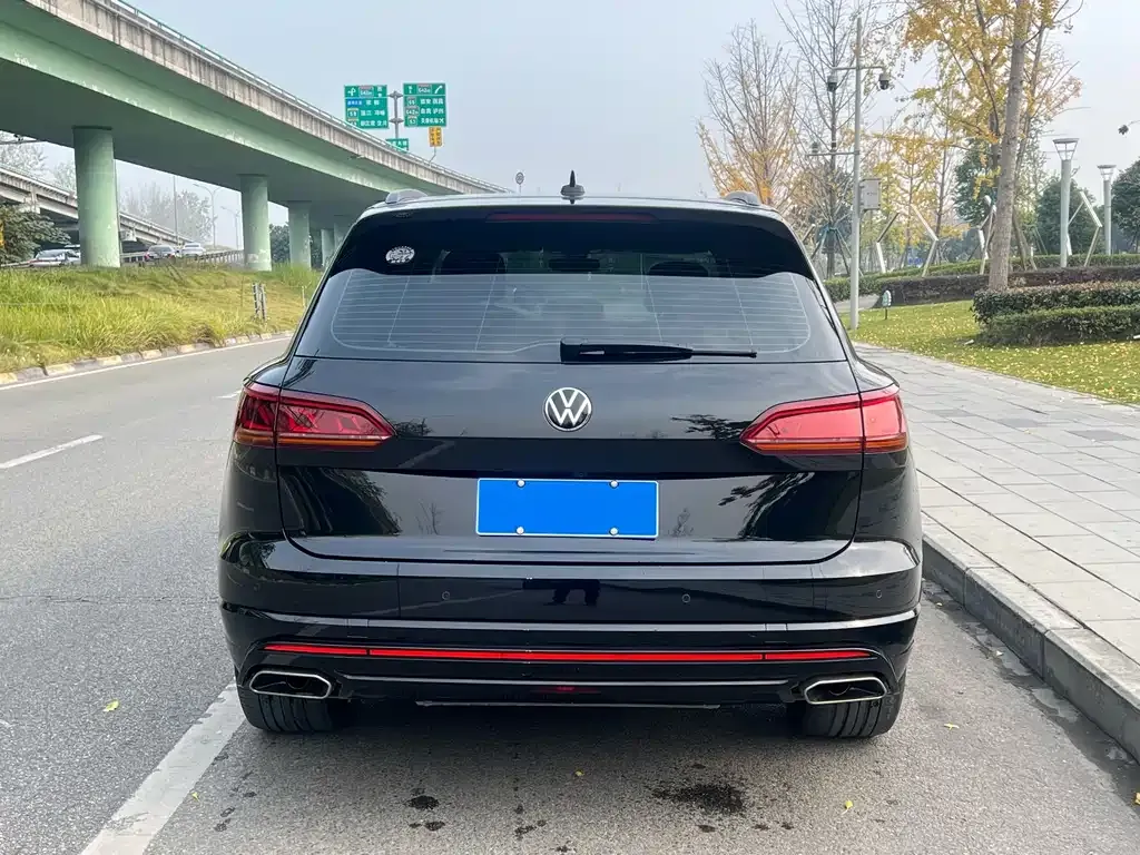 Volkswagen Touareg 2023 из CN, фото 5