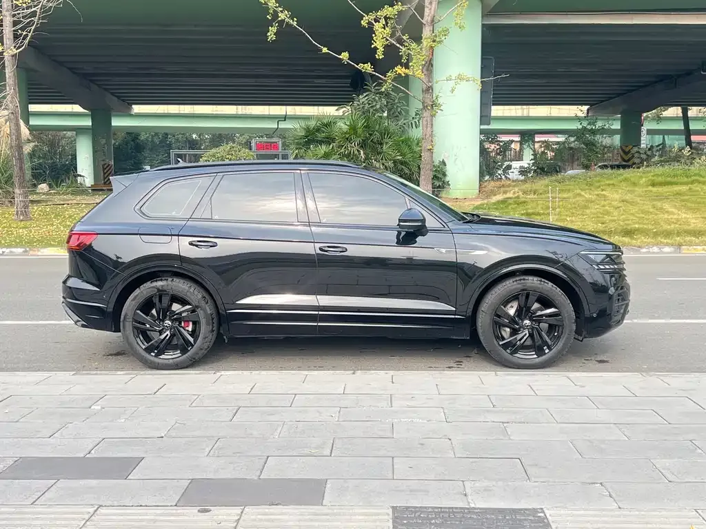 Volkswagen Touareg 2023 из CN, фото 8