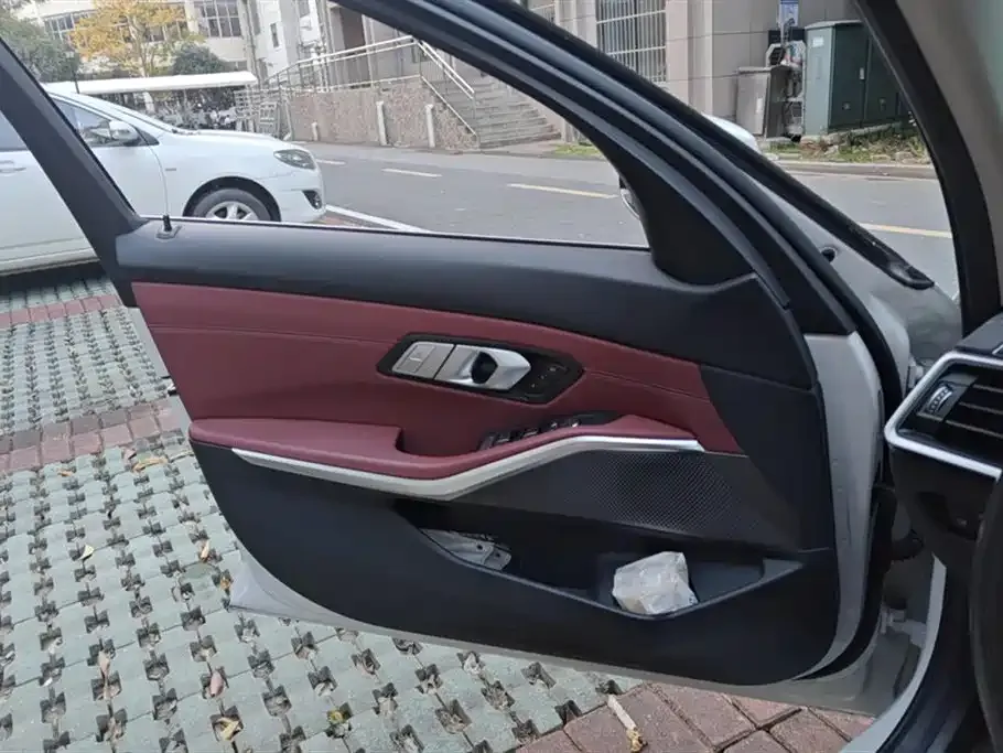 BMW 3 Series 2021 из CN, фото 7