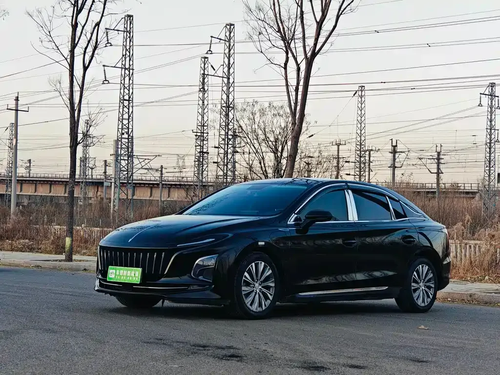 Hongqi E-QM5 — фото 1