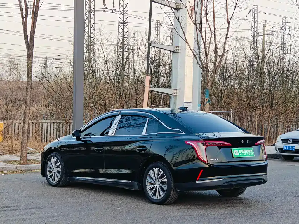 Hongqi E-QM5 — фото 4