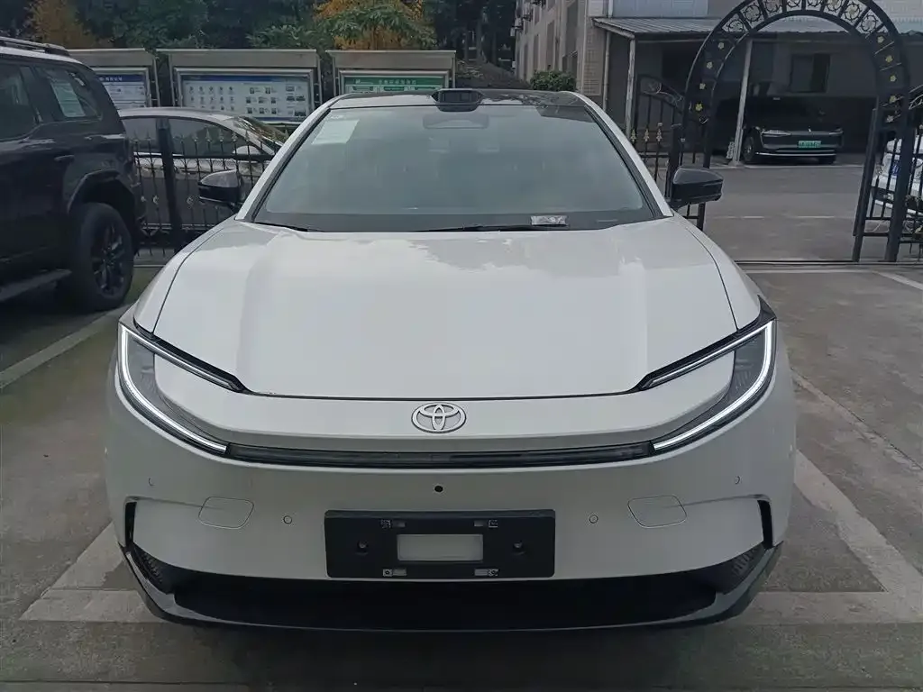 Toyota bZ5 2025 из CN, фото 3