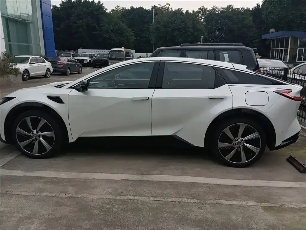 Toyota bZ5 2025 из CN, фото 5