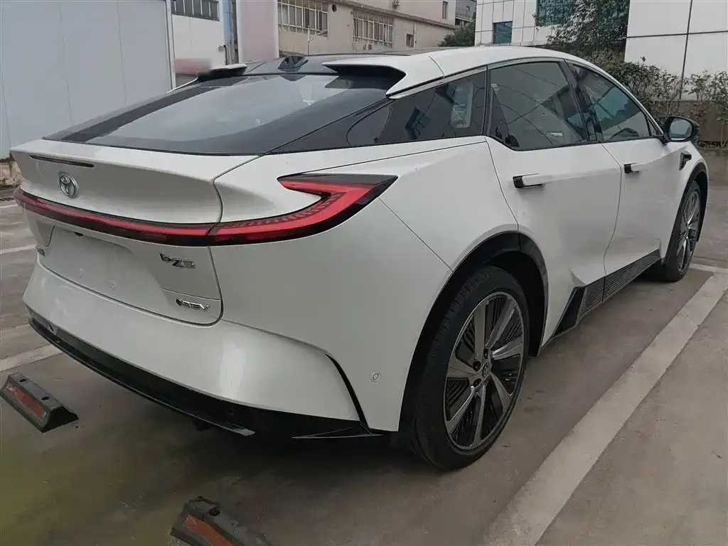 Toyota bZ5 2025 из CN, фото 7