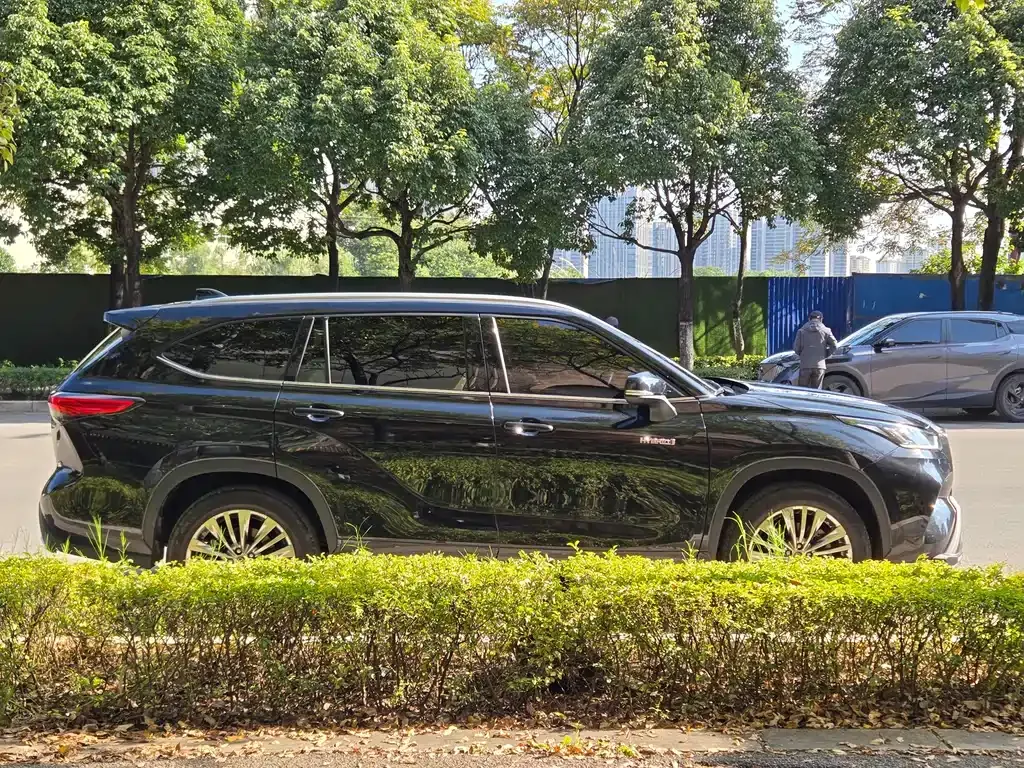 Toyota Highlander — фото 4
